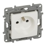 LEGRAND Zásuvka NILOÉ 764527 2P+T 16A IP20 bílá